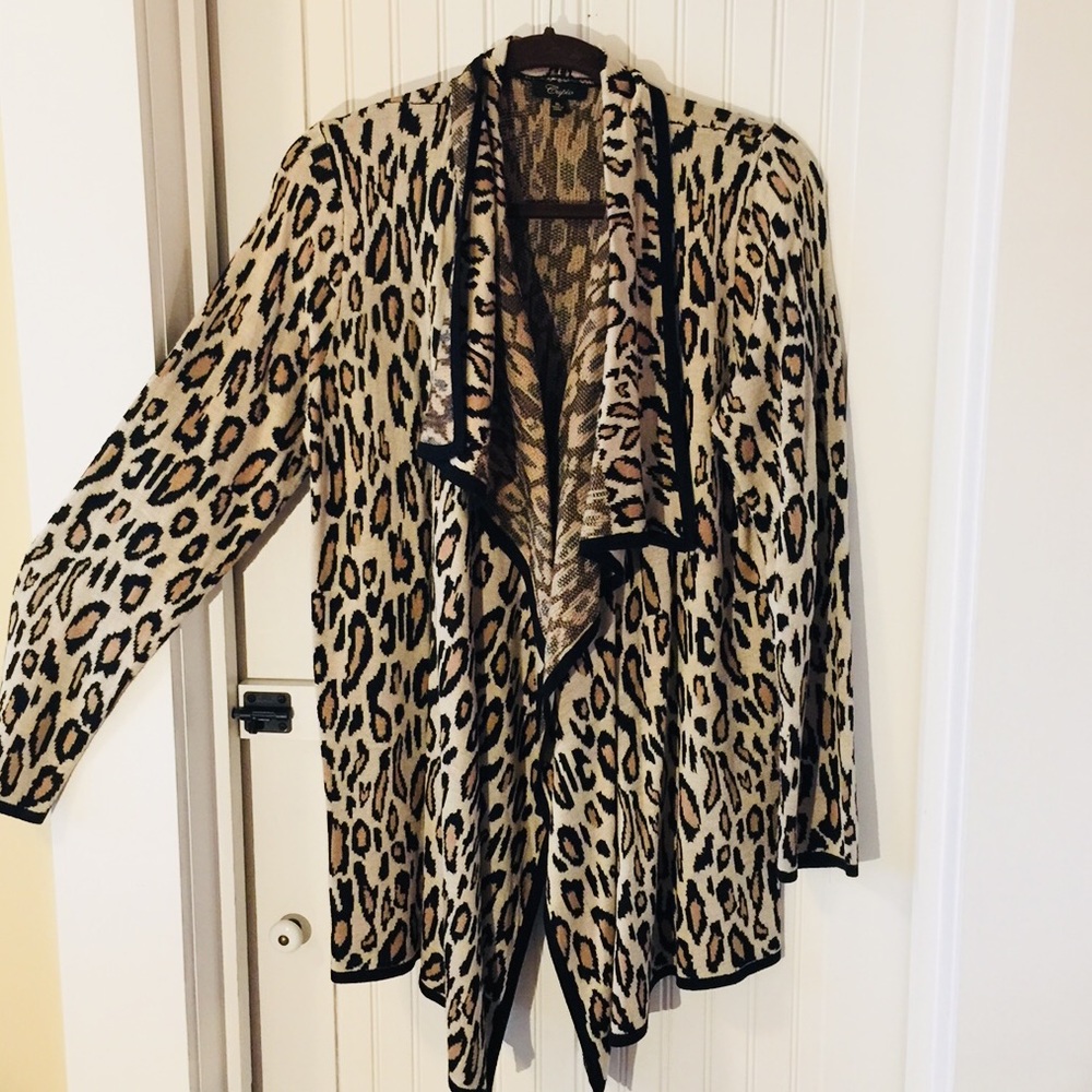 Cupio Brand, Leopard sweater wrap, Size XL
